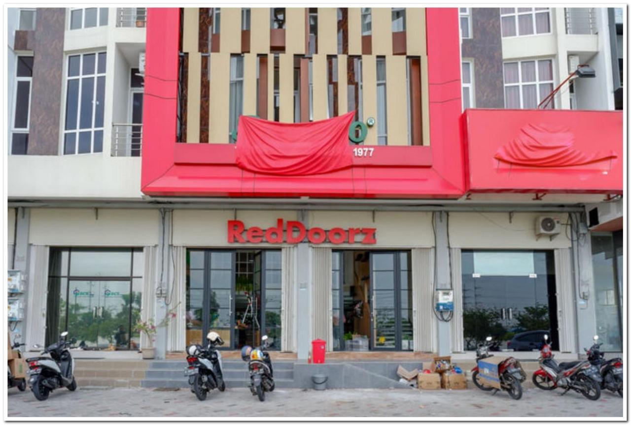 红多兹普拉斯酒店-三宝垄马杜科罗拉亚 外观 照片