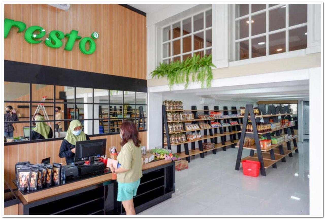 红多兹普拉斯酒店-三宝垄马杜科罗拉亚 外观 照片