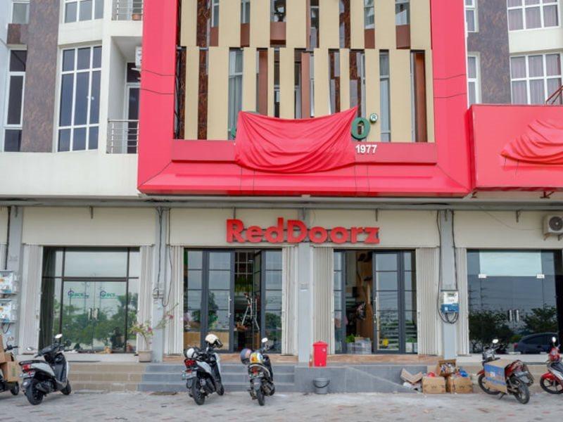 红多兹普拉斯酒店-三宝垄马杜科罗拉亚 外观 照片